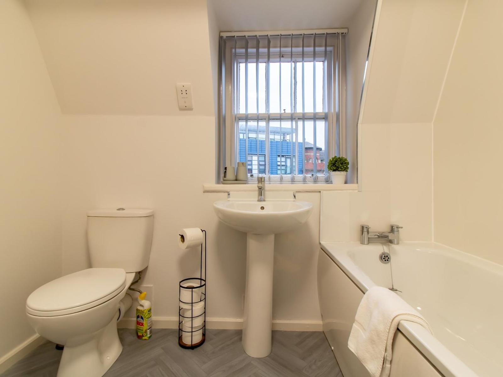 Stylish Maisonette Newcastle Pass The Keys Bagian luar foto